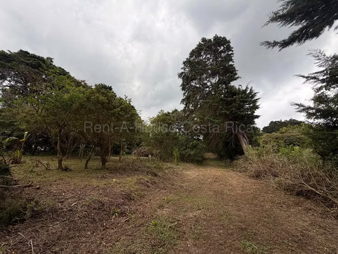 Venta de Espectacular Lote en San Isidro de Heredia.
