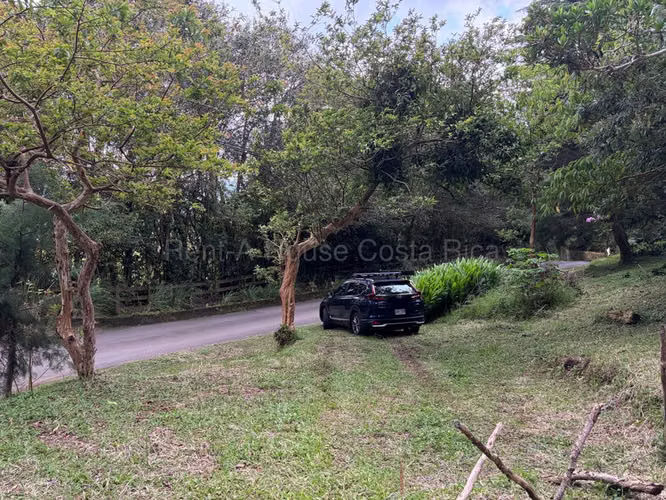 Venta de Espectacular Lote en San Isidro de Heredia.