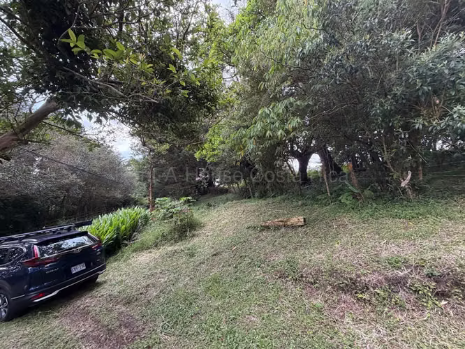 Venta de Espectacular Lote en San Isidro de Heredia.
