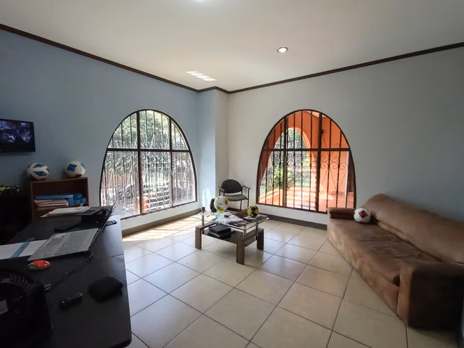 EDIFICIO EN ROHRMOSER EN VENTA