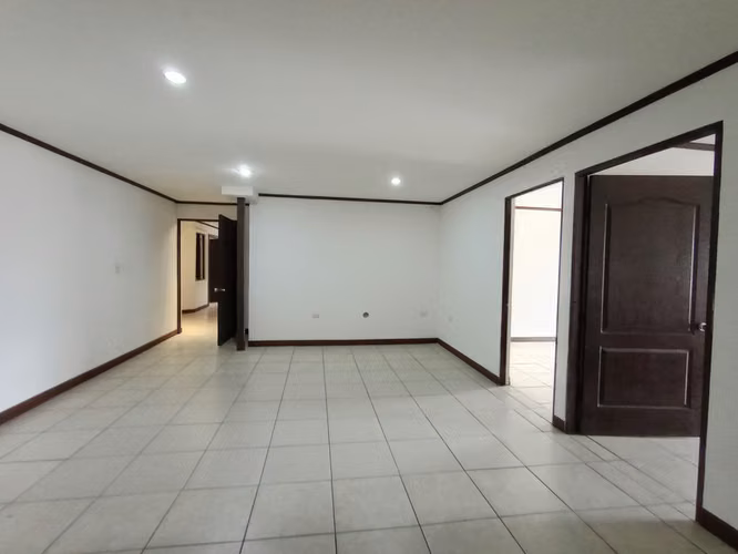 EDIFICIO EN ROHRMOSER EN VENTA