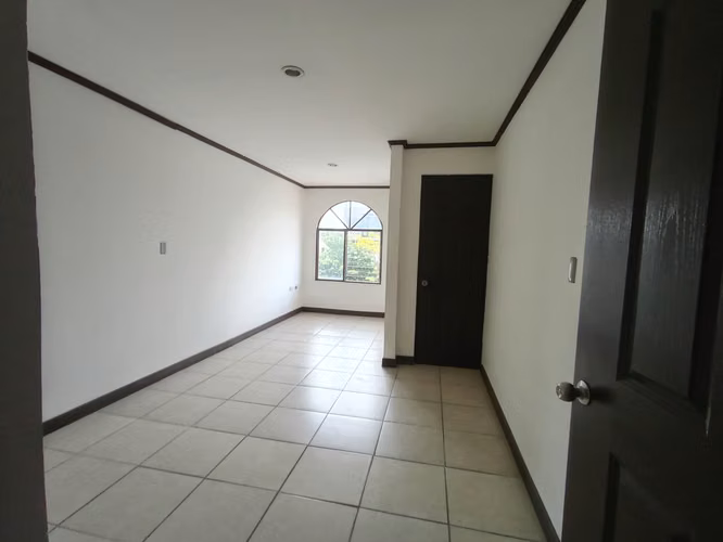 EDIFICIO EN ROHRMOSER EN VENTA