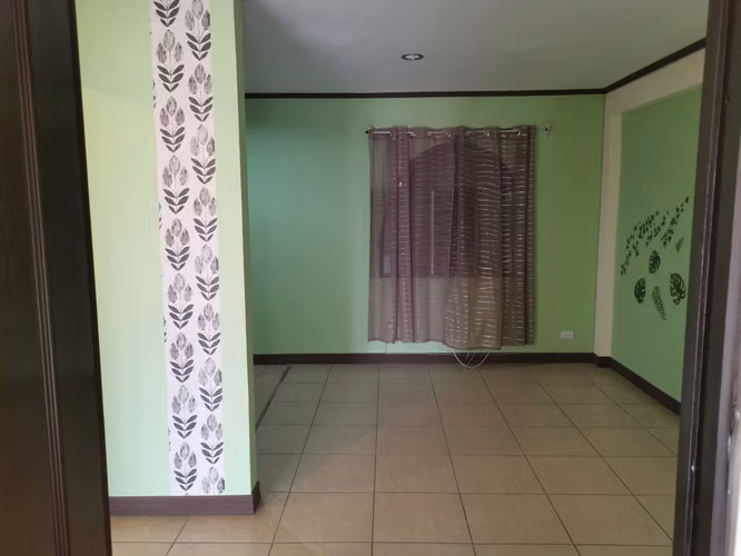 EDIFICIO EN ROHRMOSER EN VENTA