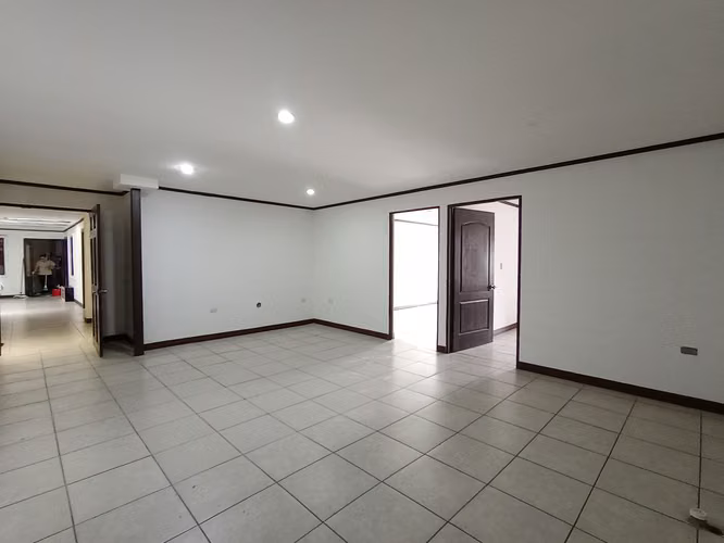 EDIFICIO EN ROHRMOSER EN VENTA