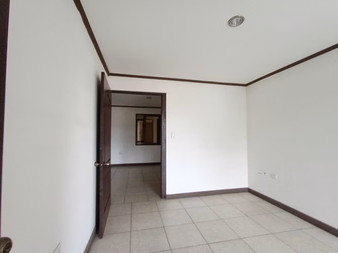 EDIFICIO EN ROHRMOSER EN VENTA