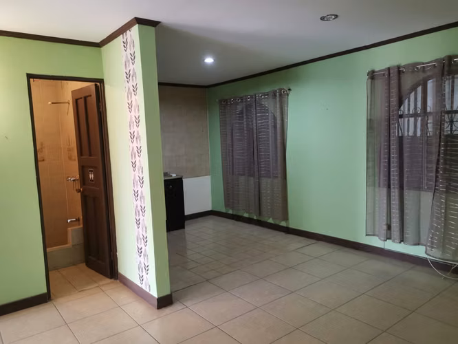 EDIFICIO EN ROHRMOSER EN VENTA