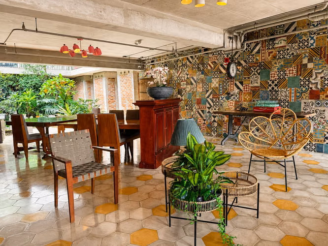 VENTA O ALQUILER | ESTUDIO EQUIPADO CON PARQUEO EN URBN ESCALANTE - Imagen 6