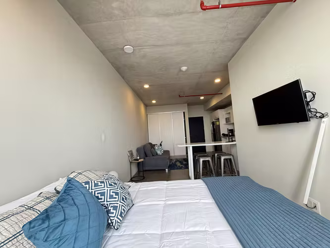 VENTA O ALQUILER | ESTUDIO EQUIPADO CON PARQUEO EN URBN ESCALANTE