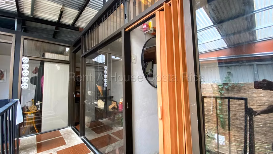 Casa en Venta con 5 Hab. con Apartamento Independiente Oportunidad  Montes de Oca, Vargas Araya - Imagen 10