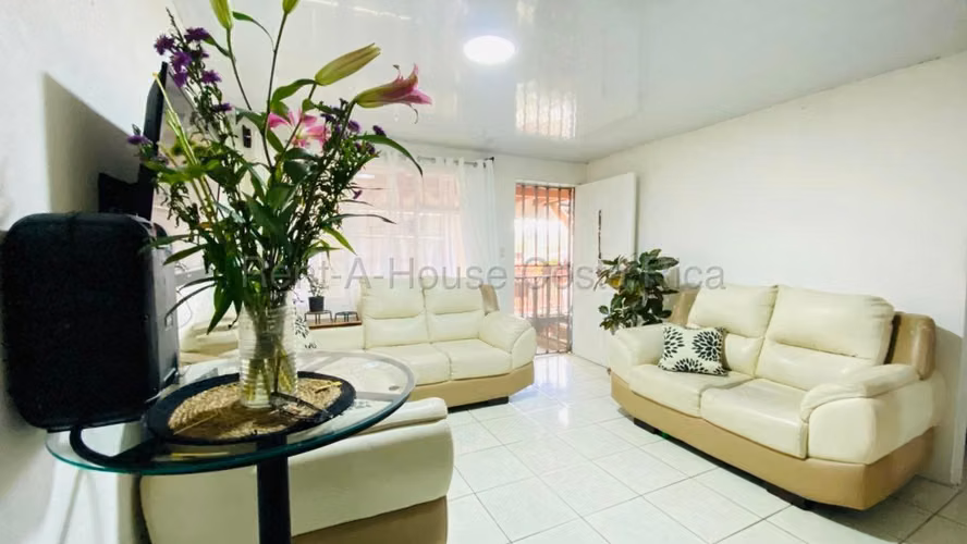 Casa en Venta con 5 Hab. con Apartamento Independiente Oportunidad  Montes de Oca, Vargas Araya - Imagen 4
