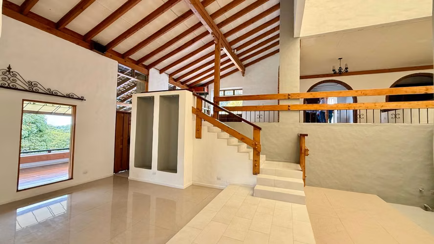 Venta de Casa Belén, Ciudad Cariari- Con Piscina-Confort y lujo ¡REBAJADA! - Imagen 2