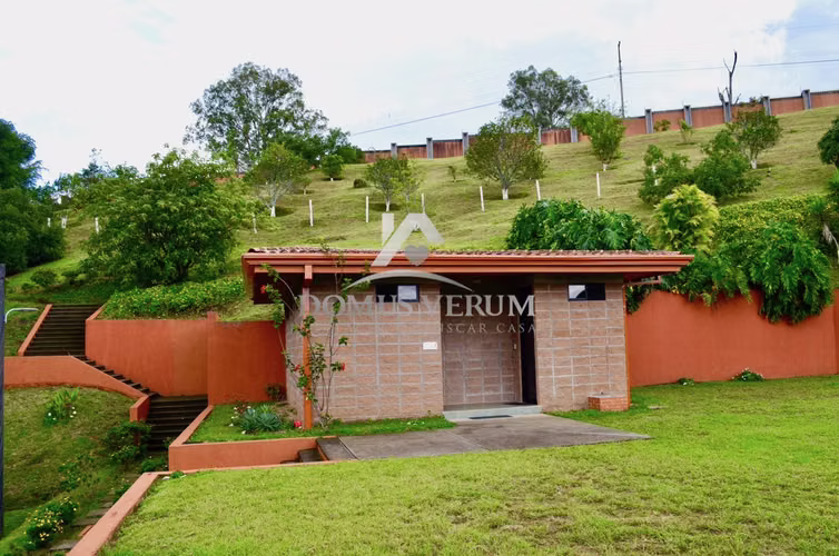 Finca de Recreo con Vistas Panorámicas — Santa Bárbara de Heredia