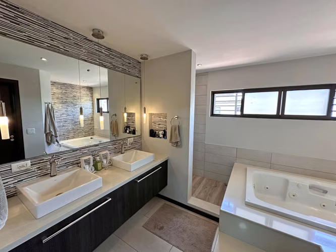 Venta de Casa en  Santa   Ana  Condominio Exclusivo