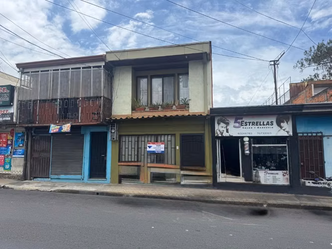 SE VENDE Casa para uso comercial en Alajuela centro KS