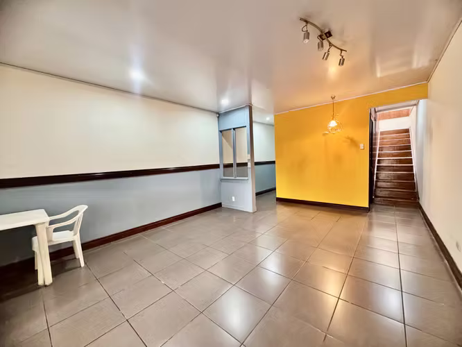 SE VENDE Casa para uso comercial en Alajuela centro KS