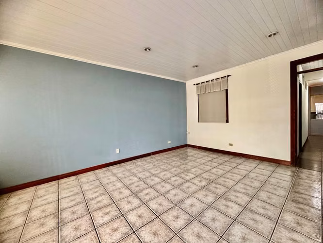 SE VENDE Casa para uso comercial en Alajuela centro KS