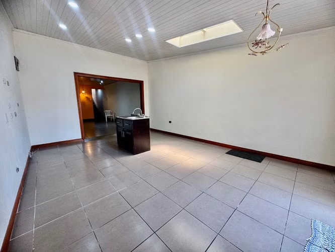 SE VENDE Casa para uso comercial en Alajuela centro KS