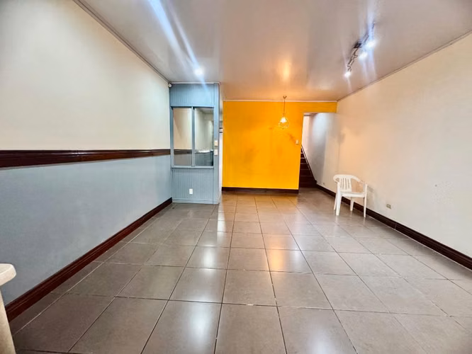 SE VENDE Casa para uso comercial en Alajuela centro KS