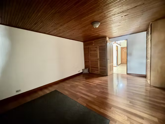 SE VENDE Casa para uso comercial en Alajuela centro KS