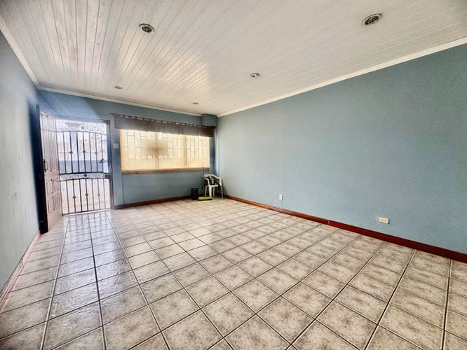 SE VENDE Casa para uso comercial en Alajuela centro KS