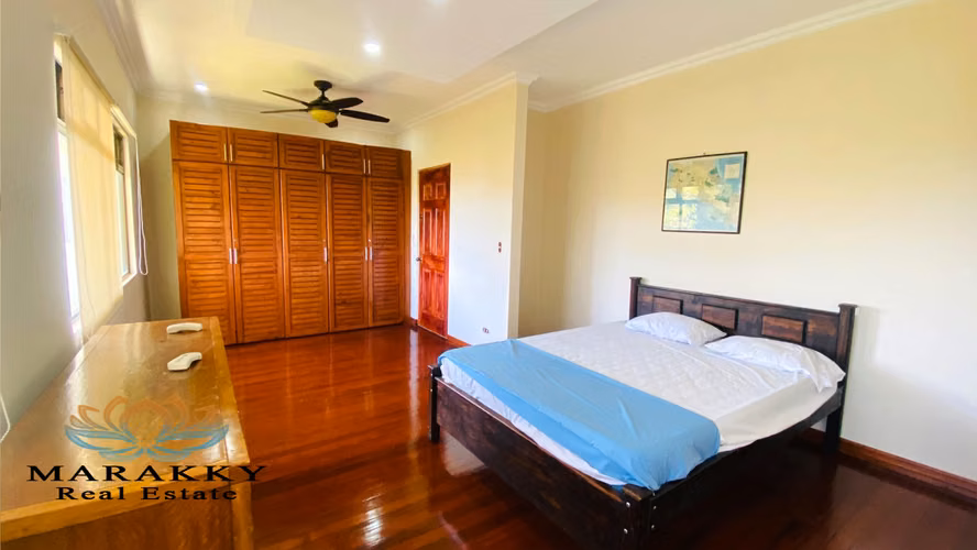 Venta de Propiedad de 1 Hectárea, con Casa grande, Amenidades, Bello Horizonte-Escazú