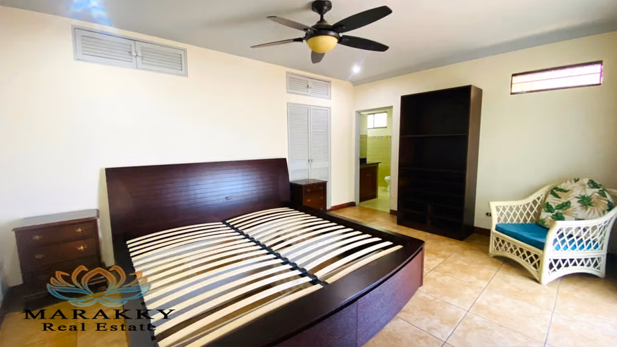 Venta de Propiedad de 1 Hectárea, con Casa grande, Amenidades, Bello Horizonte-Escazú