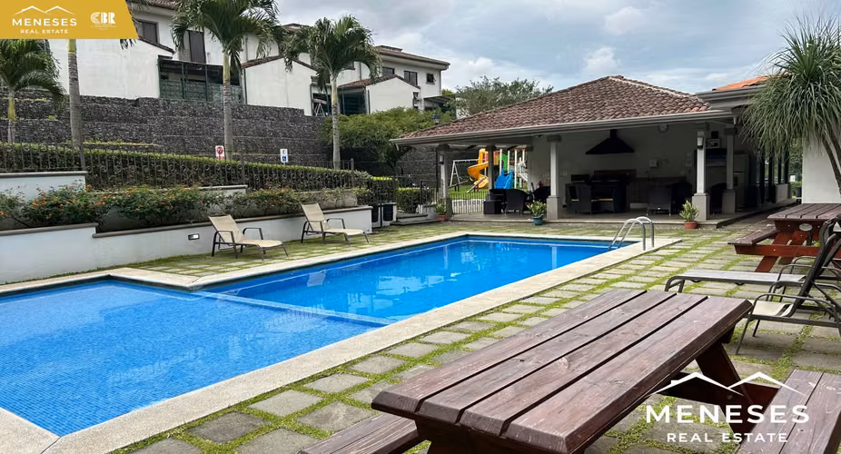 Venta de Casa en Condominio Atocha Heredia | 3 Hab | Patio
