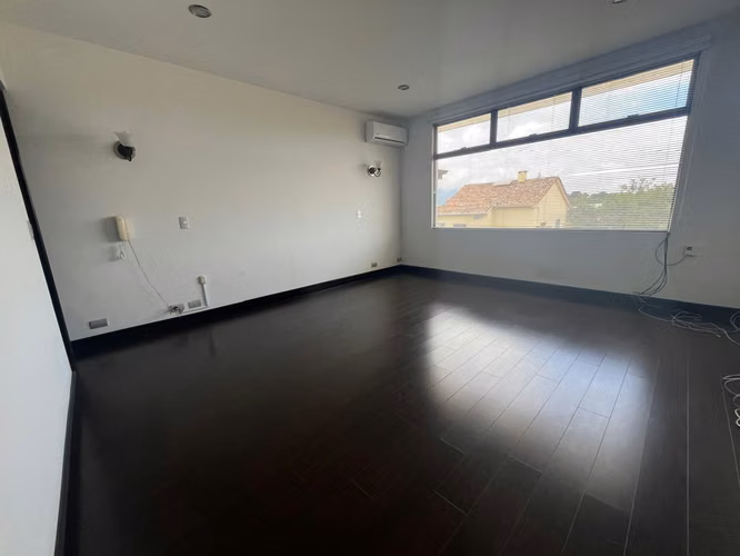 Venta Casa Amplia en Residencial - Curridabat ID 5988