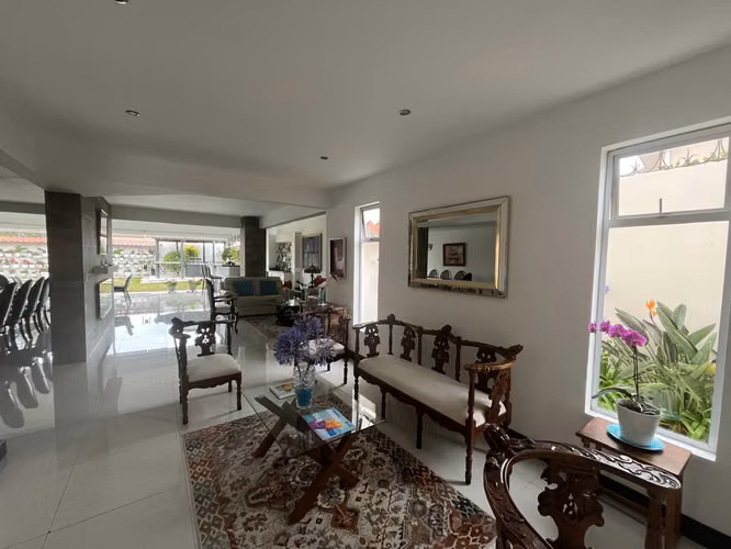 Venta Casa Amplia en Residencial - Curridabat ID 5988