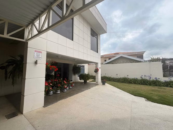 Venta Casa Amplia en Residencial - Curridabat ID 5988