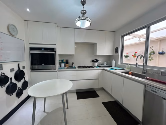 Venta Casa Amplia en Residencial - Curridabat ID 5988