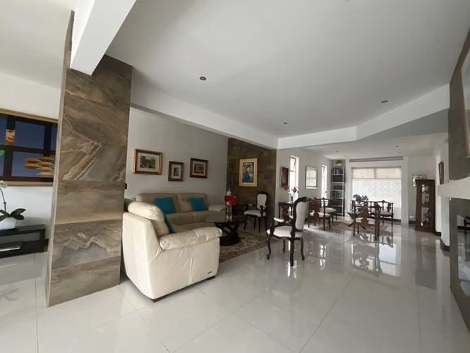 Venta Casa Amplia en Residencial - Curridabat ID 5988