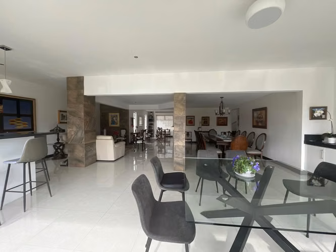 Venta Casa Amplia en Residencial - Curridabat ID 5988
