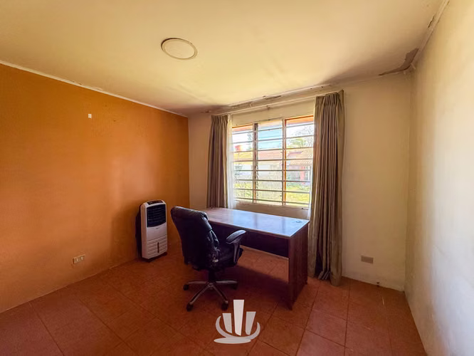 Casa en Alquiler en Santa Ana – Amplio Terreno + Casa de Huéspedes
