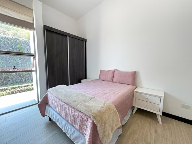SE ALQUILA CASA EN CONDOMINIO BONAVISTA, SAN ANTONIO ESCAZÚ*