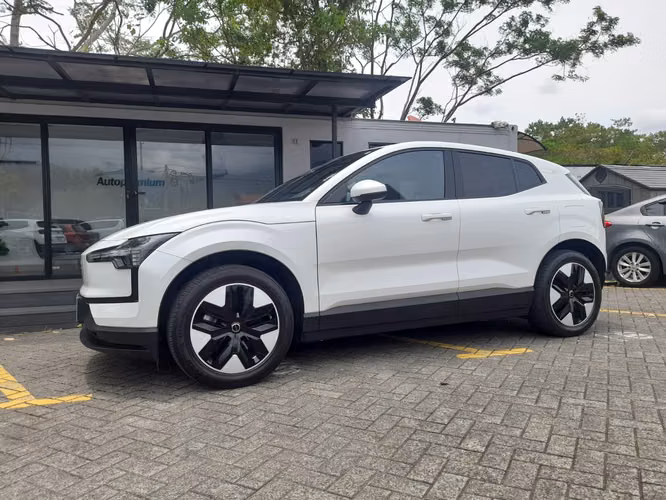 VOLVO EX 30 CORE SM