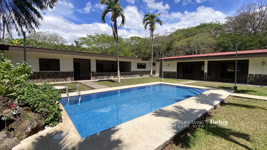 21391 - Spacious Estate for Rent with Pool and Deer in Ciruelas