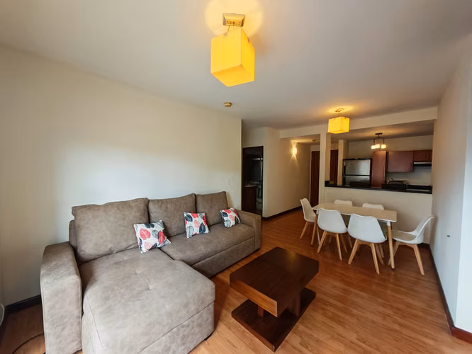 VENTA DE APARTAMENTO AMUEBLADO EN CONDADO DE BAVIERA, ESCAZÚ - Imagen 4