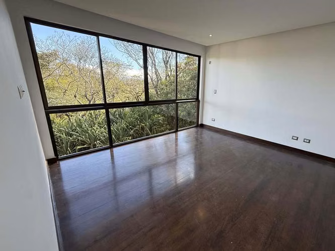 Venta en Santa Ana: Casa de 4 habitaciones con jardín y espectacular vista ID02250 - Imagen 12