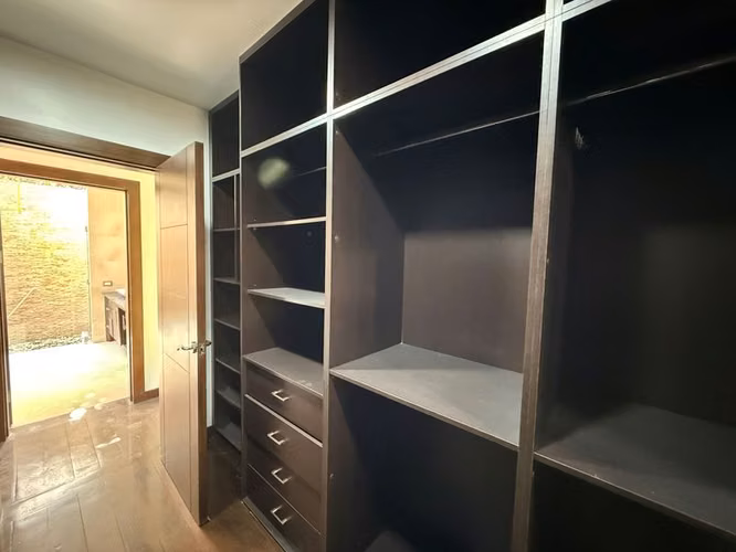 Venta en Santa Ana: Casa de 4 habitaciones con jardín y espectacular vista ID02250 - Imagen 9