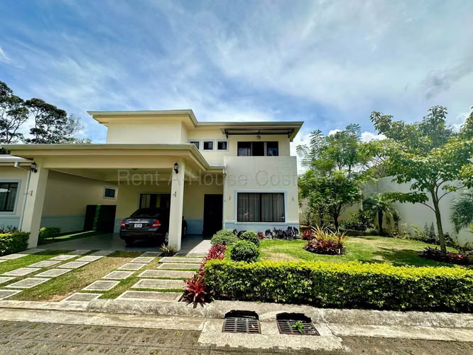 Venta de Casa en Vistas de Altamonte Granadilla Curridabat