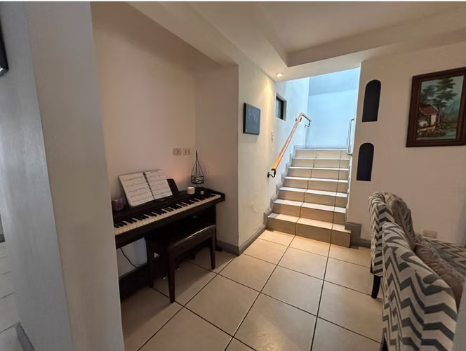 Venta Casa Independiente en San Francisco de Dos Ríos | Amplia y Excelente Ubicación - Imagen 5