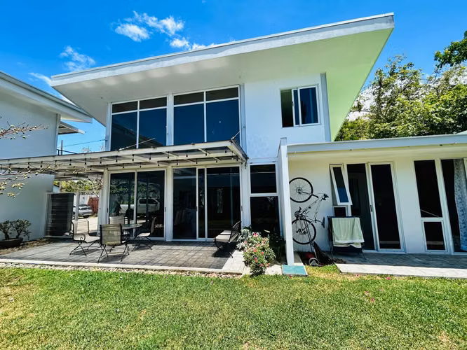 VENTA DE PROPIEDAD CON UNA CASA Y DOS APARTAMENTOS EN LINDORA - Imagen 9