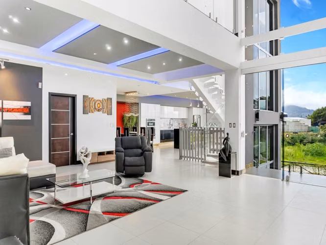 VENTA CASA 3 PISOS DE RESIDENCIAL EN TRES RIOS - Imagen 4