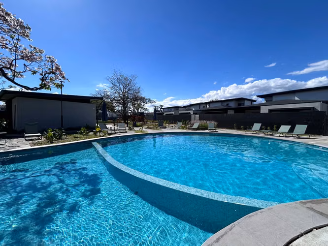 VENTA DE LOTE EN LATITUD LINDORA