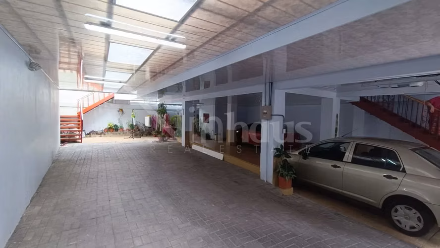 Propiedad con 2 apartamentos y parqueo en Calle Fallas, Desamparados -EU - Imagen 2