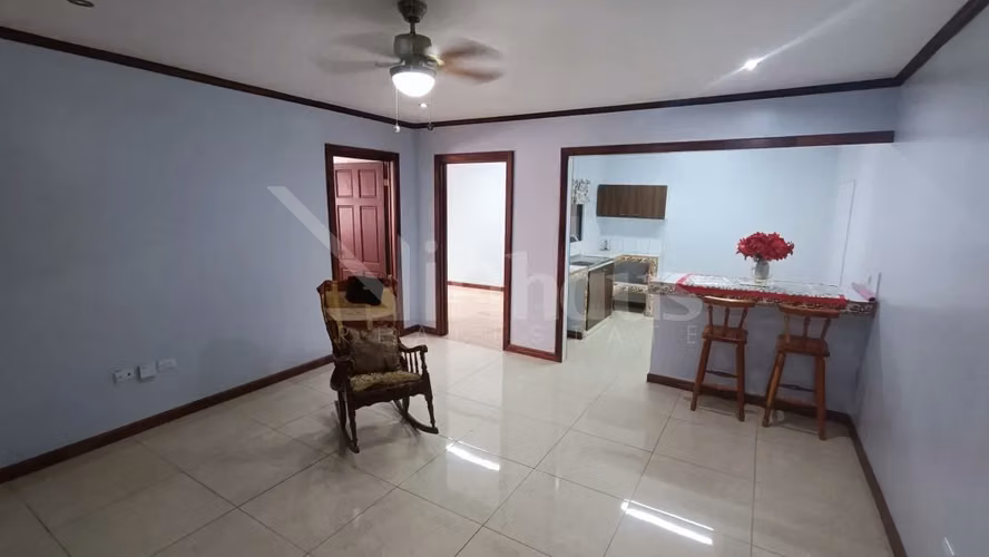 Propiedad con 2 apartamentos y parqueo en Calle Fallas, Desamparados -EU - Imagen 3