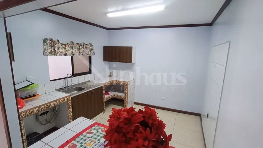 Propiedad con 2 apartamentos y parqueo en Calle Fallas, Desamparados -EU - Imagen 5