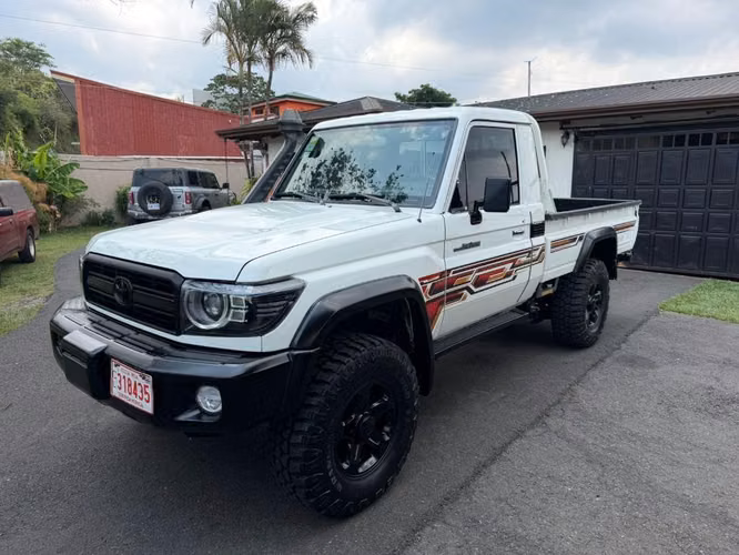Land Cruiser Serie 79 Año 2017