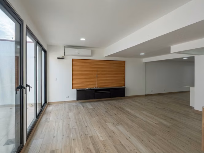 VENTA DE CASA INDEPENDIENTE EN POZOS